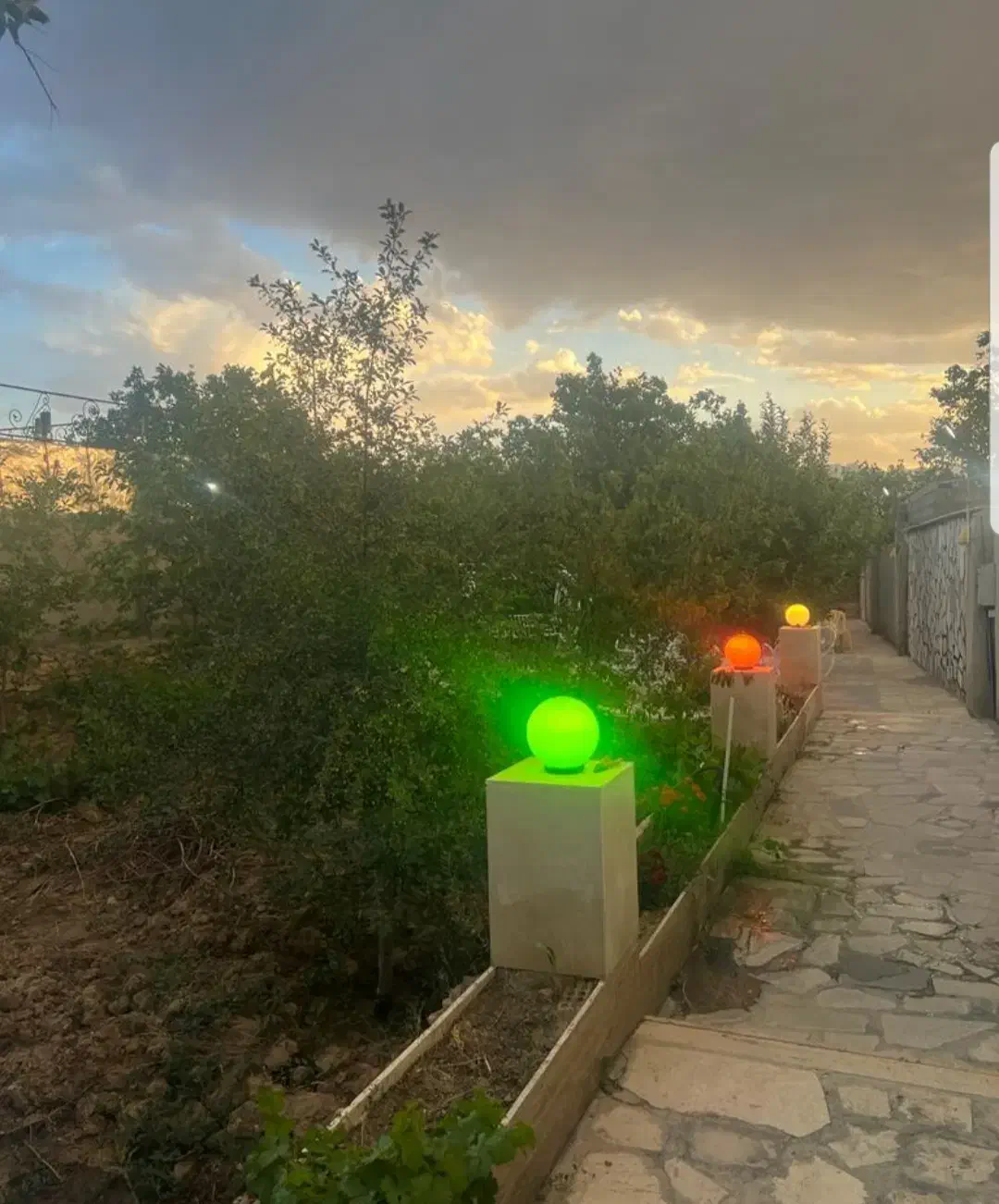 باغ هزار متری آبشینه
