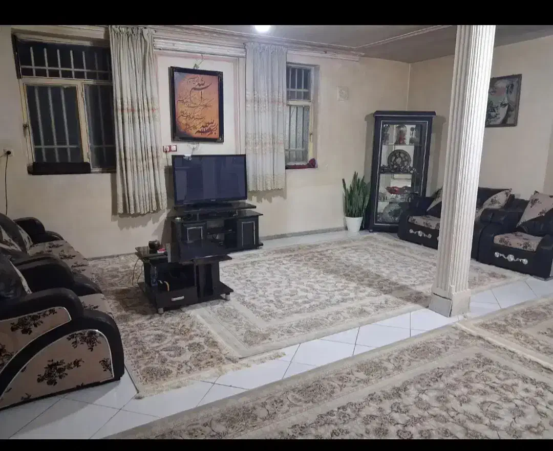 خانه‌ ویلایی حیاط دار۱۳۵متر
