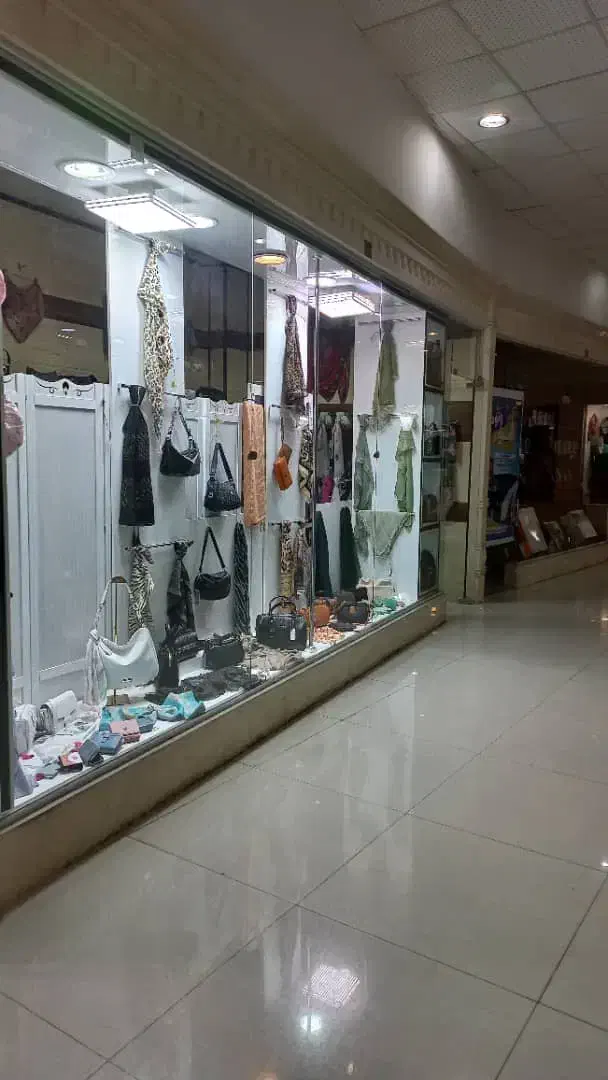 مغازه ۲۰ متری طبقه اول پاساژ پارسیان