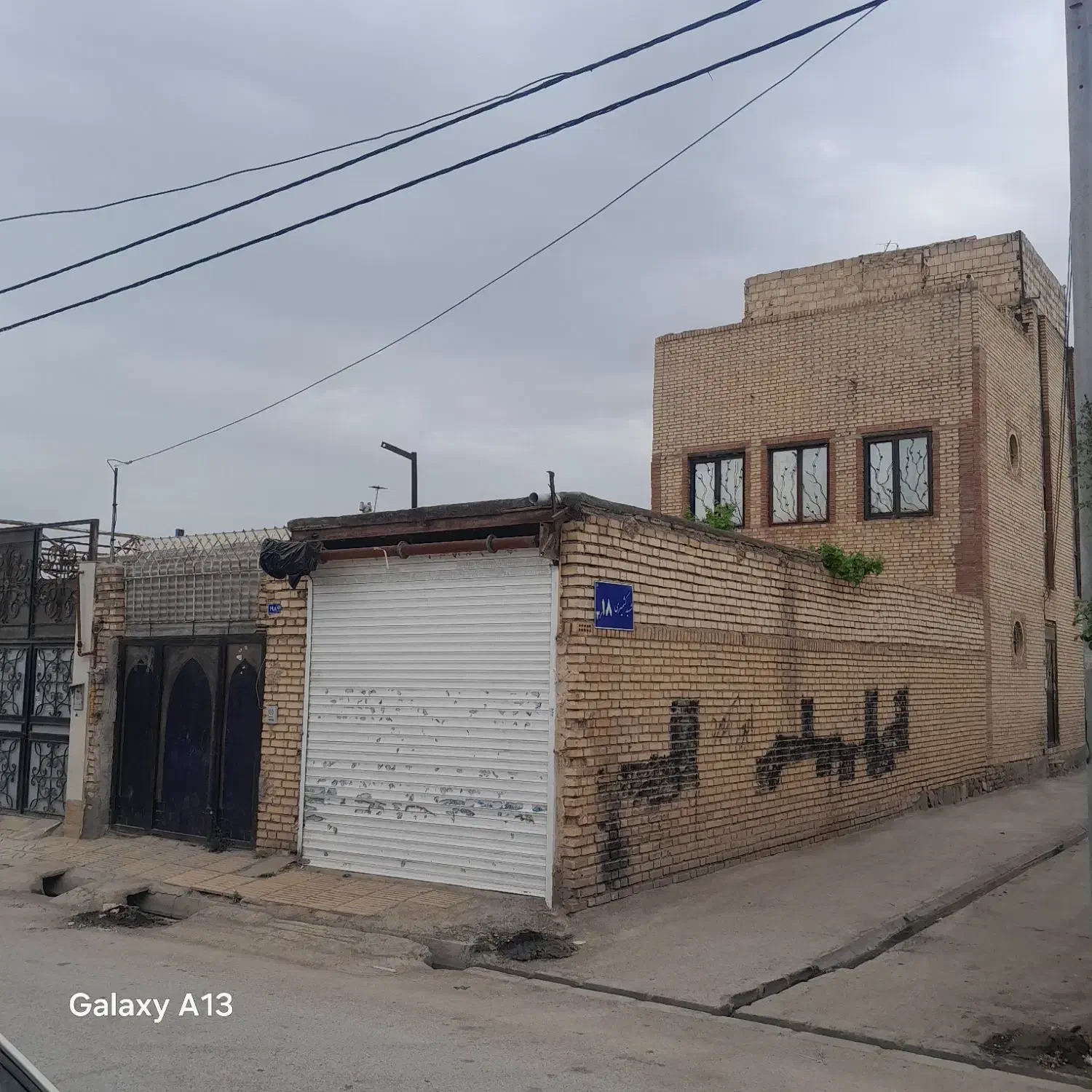 خانه دوطبقه کشمیری۳ دونبش راه جدا ماشین رو بامغازه