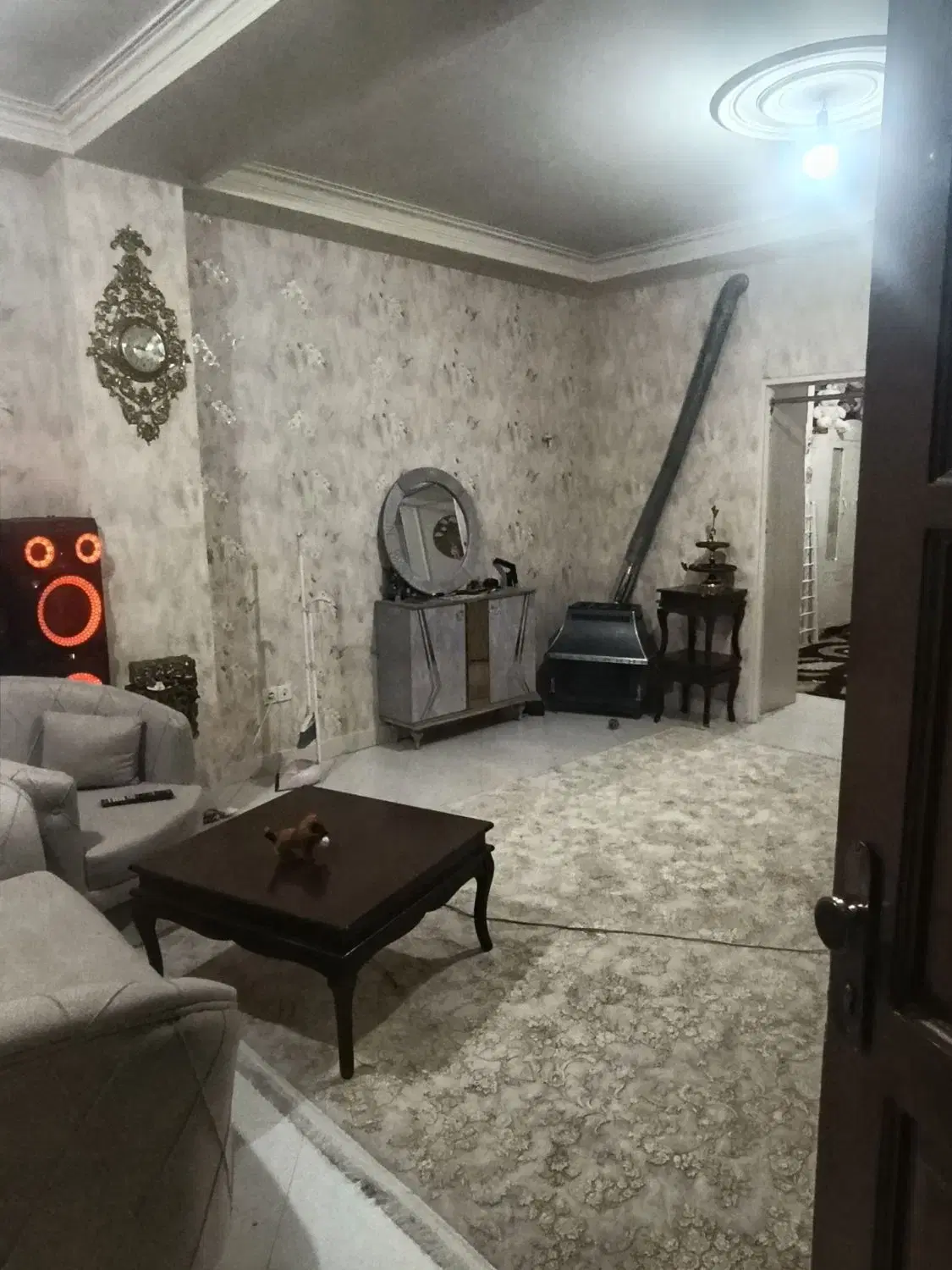 واحد۷۰ متری شیک و تمیز دوخوابه تخلیه فوری کاووسیه