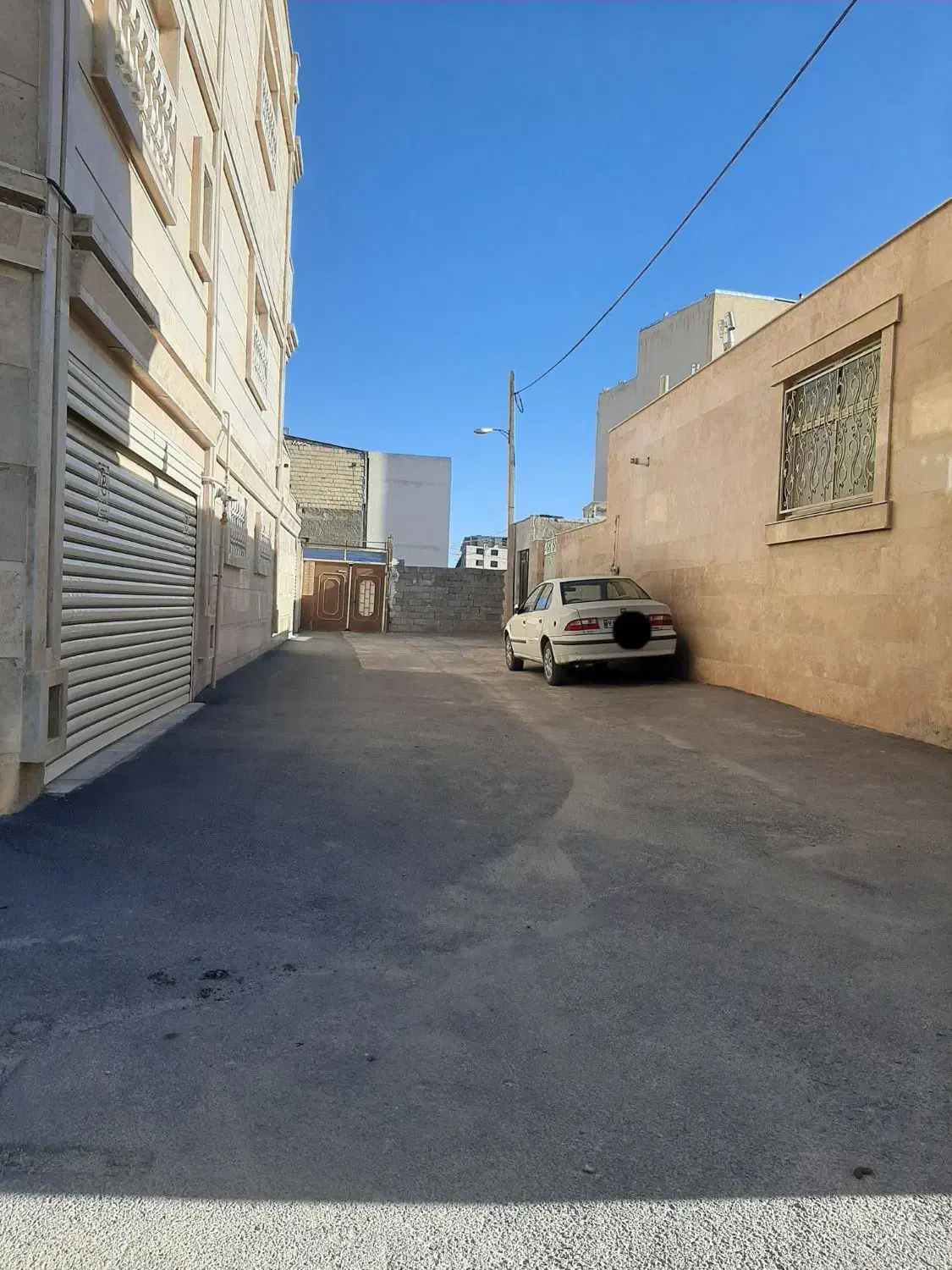 زمین با کاربری مسکونی داخل شهر ابعاد ۱۶ × ۱۰