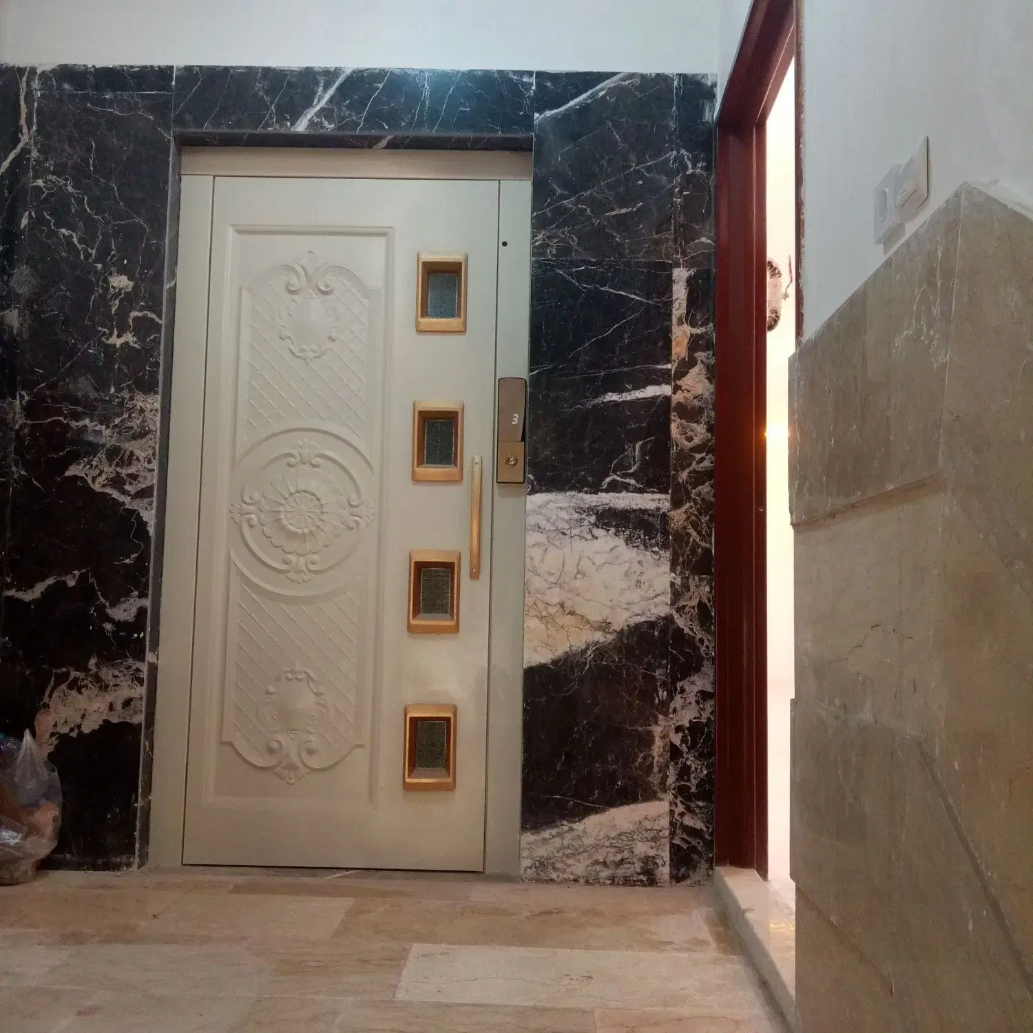 فروش واحد 105متری تک واحدی