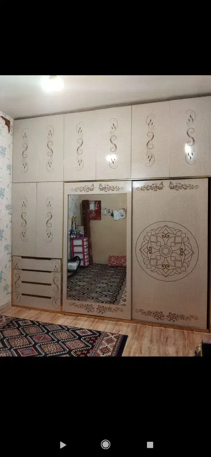 + خانه ویلایی وسط شهر .خ وصال