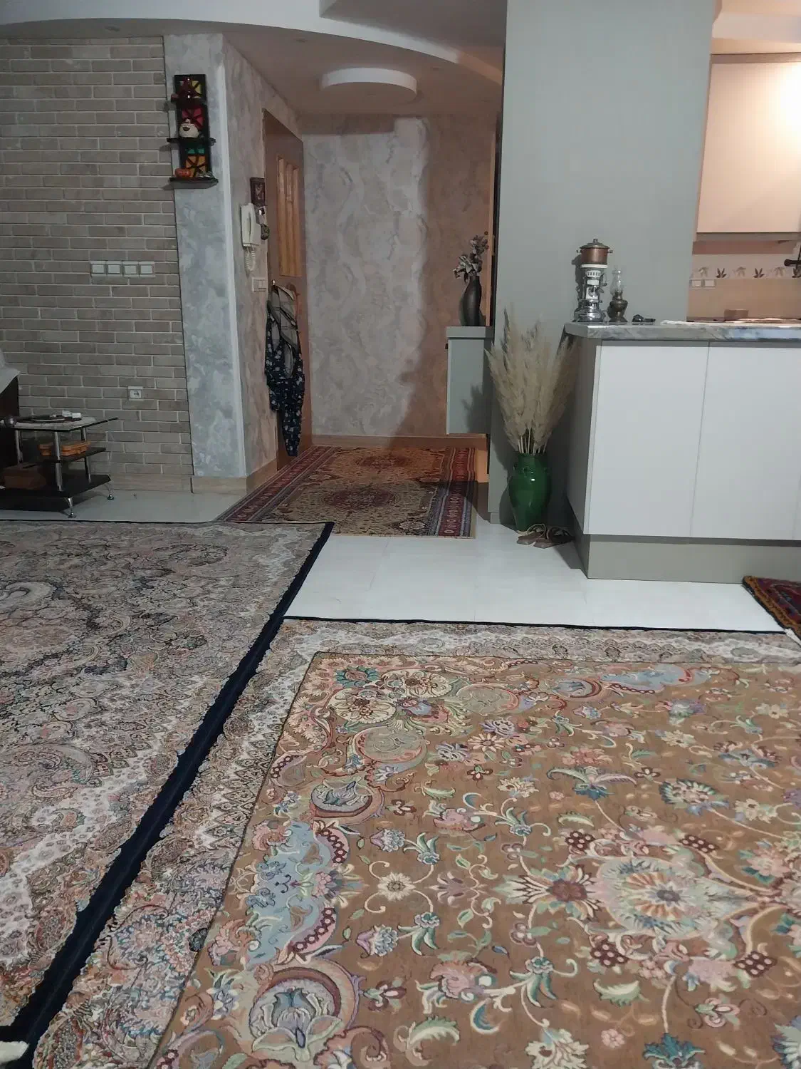 آپارتمان ۱۰۰متر  میدان ساعت  کوچه‌ی  بهداشت