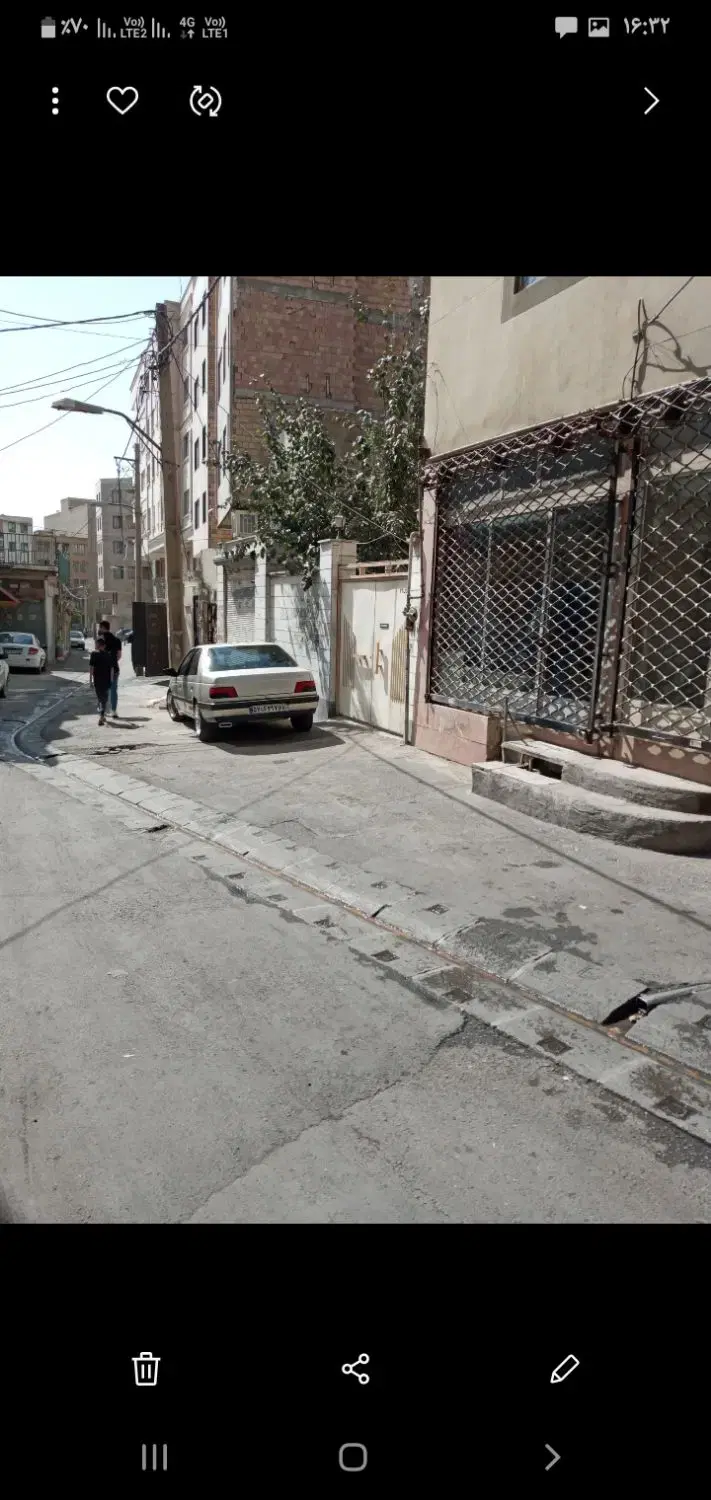 مغازه و زیرزمین