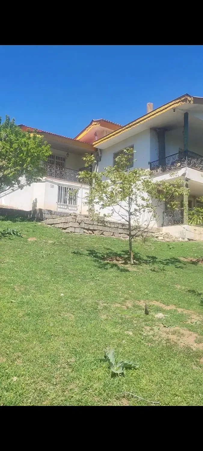 فروش ۳۰۰م بنا ۷۰۰۰م زمین سند تکبرگ