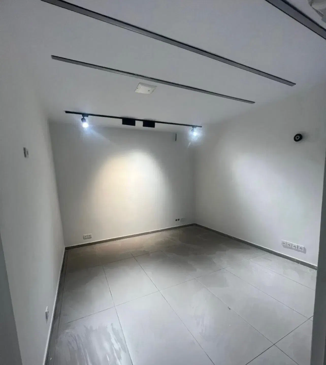 فروش ۱۸متر تجاری عباس اباد