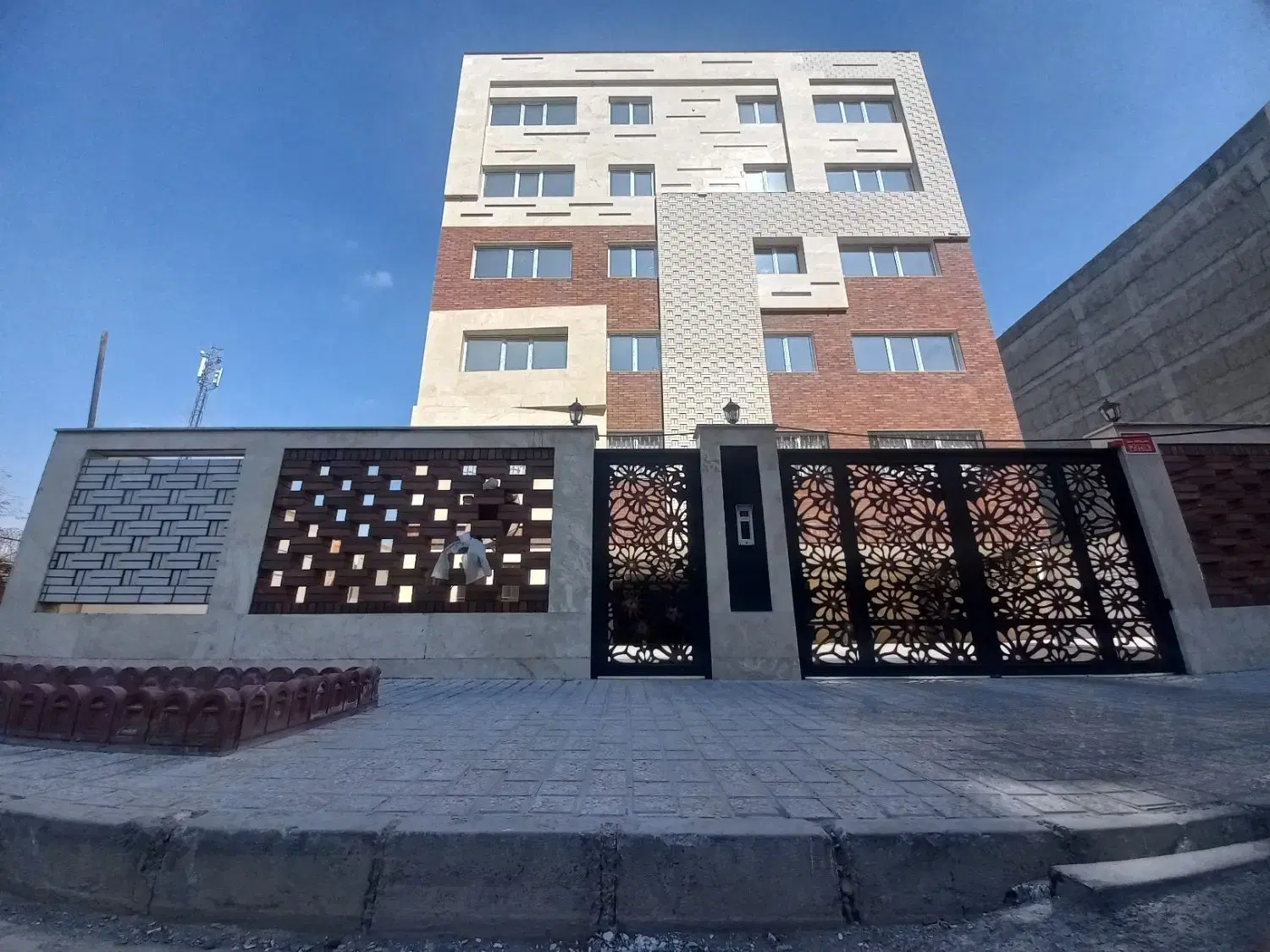 واحد مسکونی نوساز کلیدنخورده