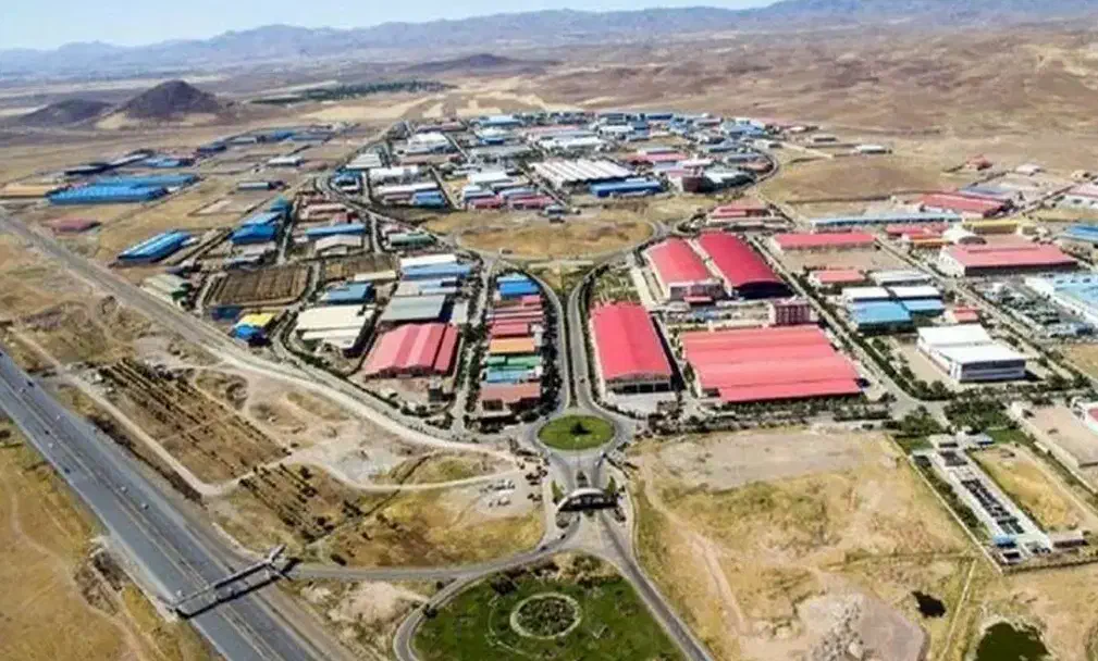 زمین 105 متری صنعتی دوشاخ خمینی شهر