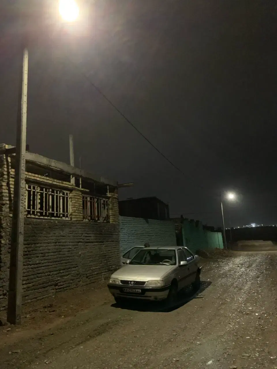 خانه نیمه ساز