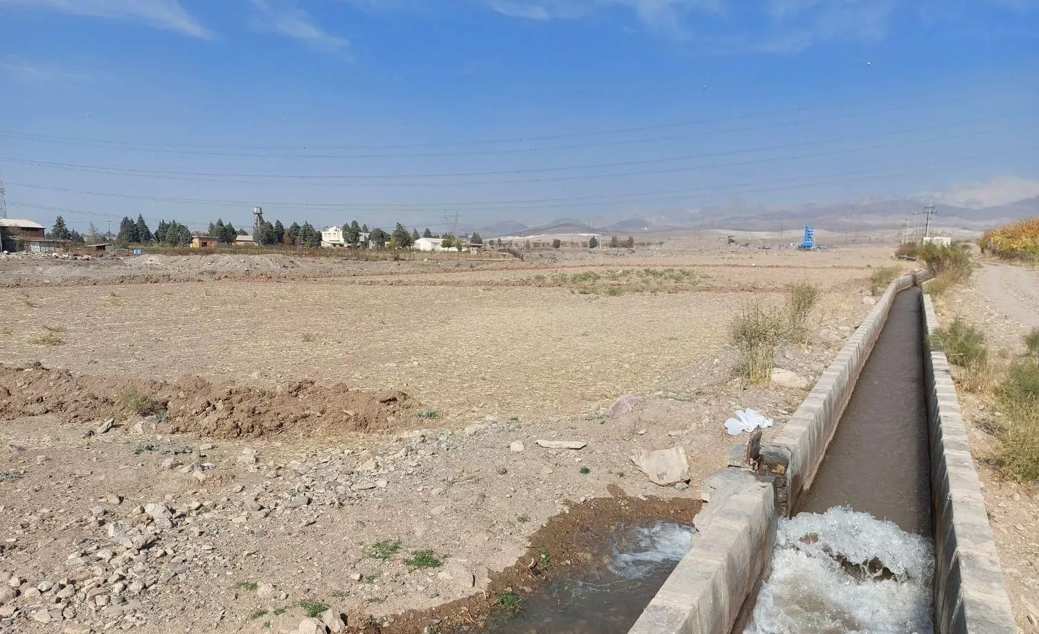 هزارمتر زمین در فیض اباد زیاران کنار اتوبان