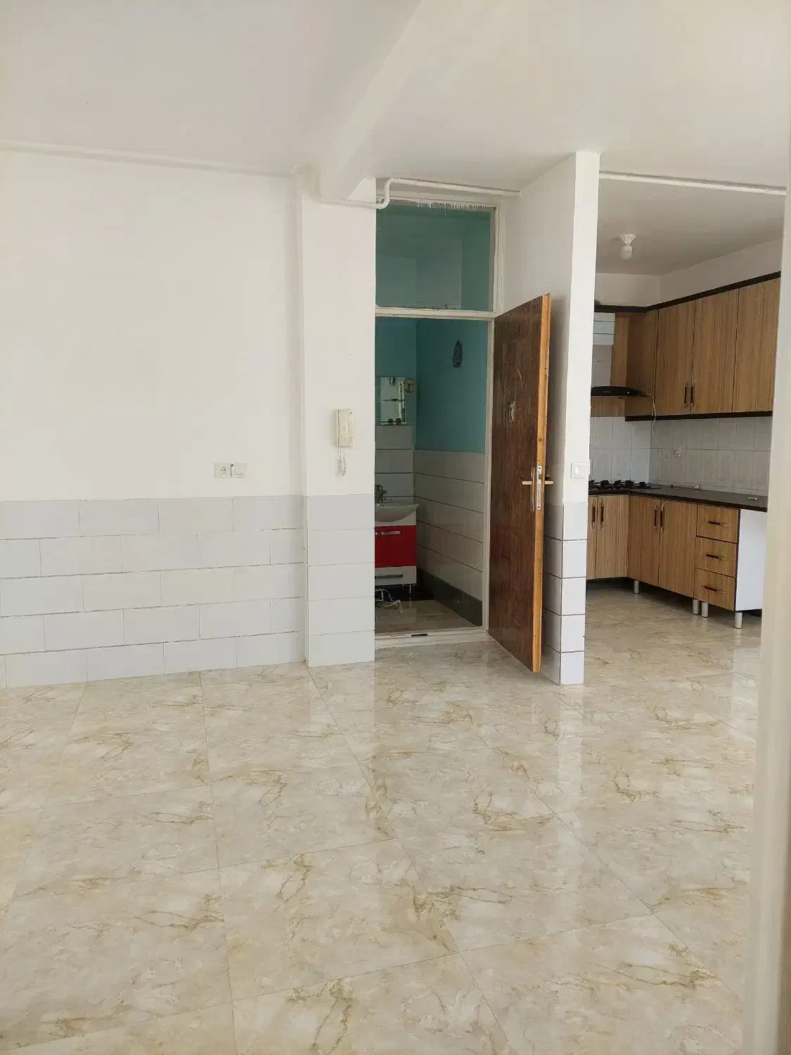 منزل مسکونی طبقه اول ۷۷ متر خ مشهد