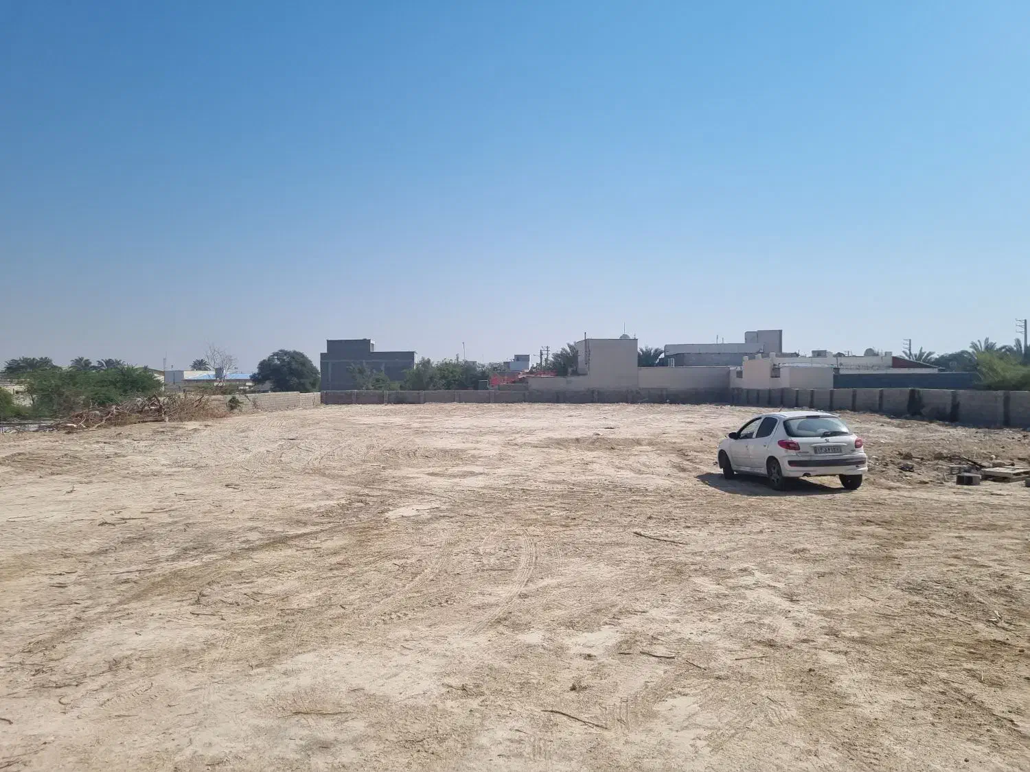 حالا که زورت نمیرسه آپارتمان بخری زمین تنگک بگیر