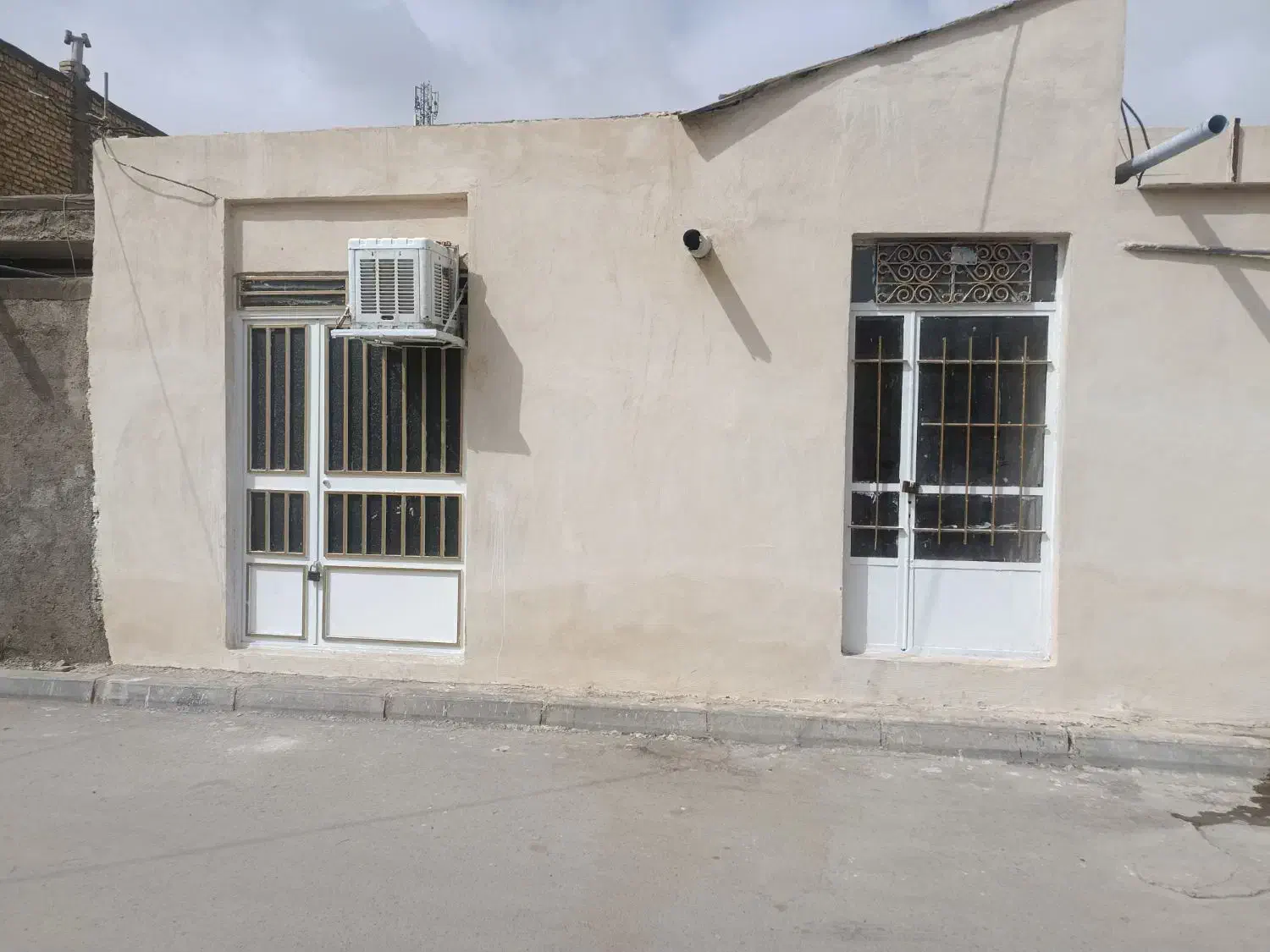 مغازه ۹۰ متری