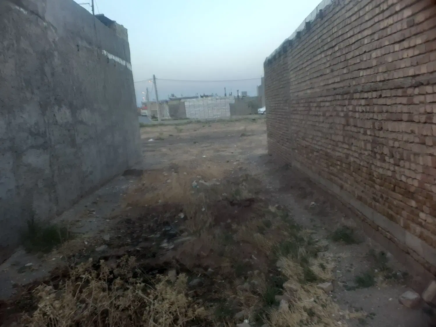 زمین اقبالیه آزادی ۵