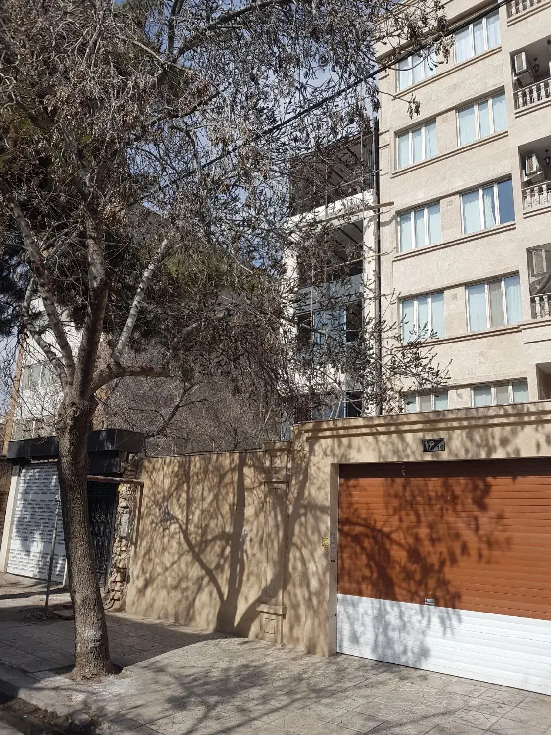 آپارتمان۱۰۰متر فکوری ۱۱ طبقه۲ صفر فول