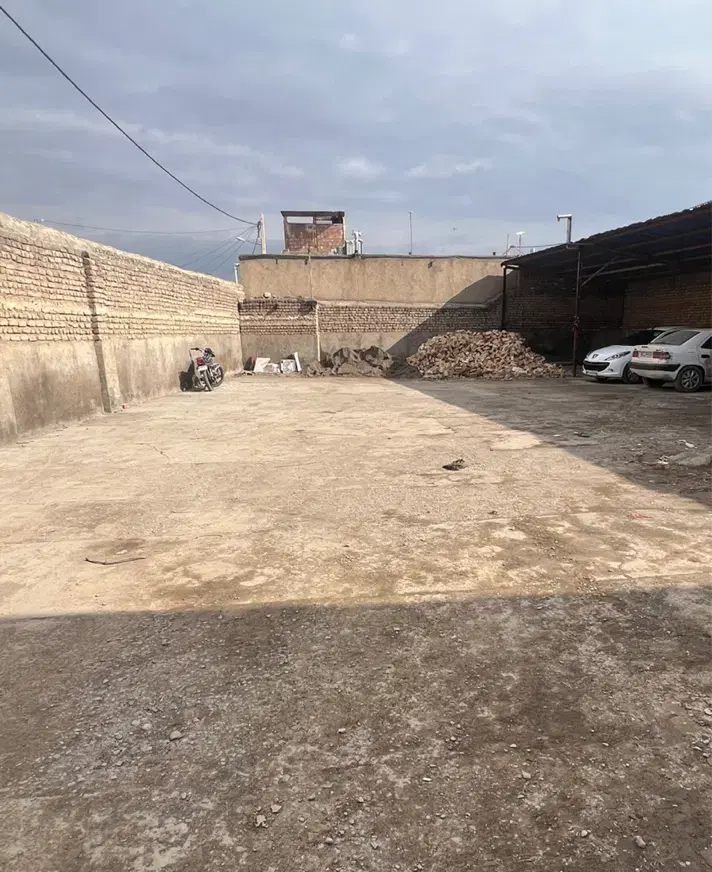 چهار دیواری غار کوچه میخک