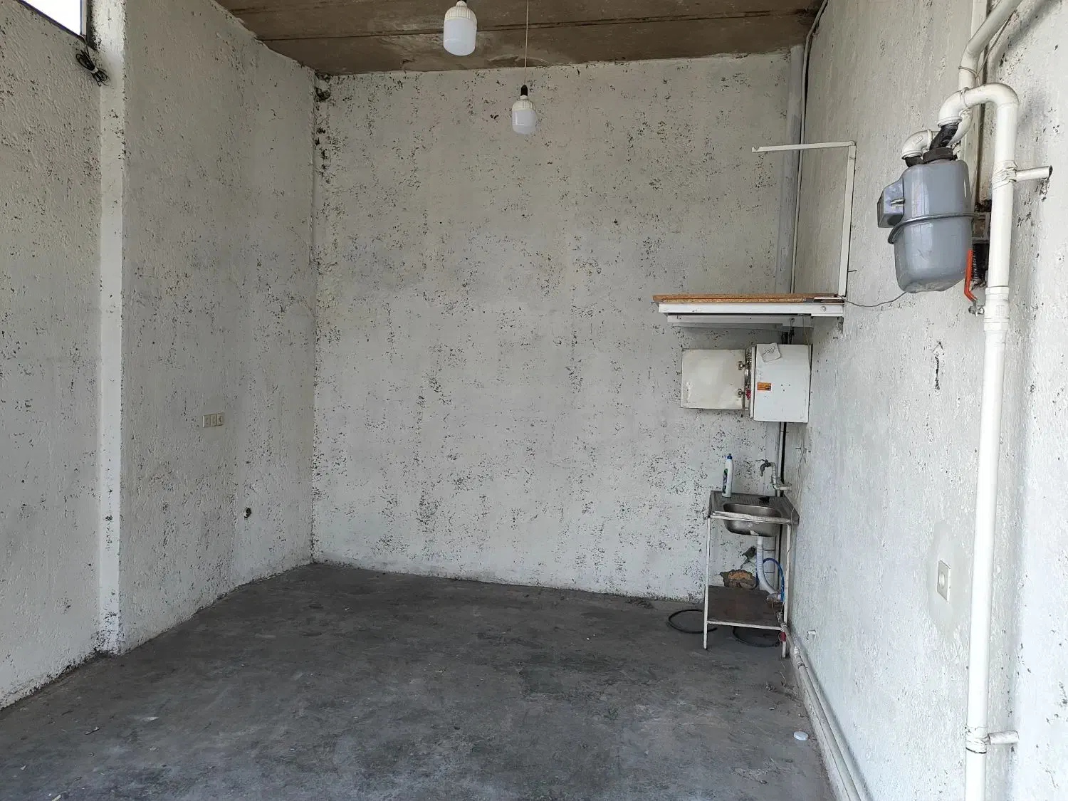 اجاره ۲۲ متر مغازه در مارالان نبش میدان تجلایی