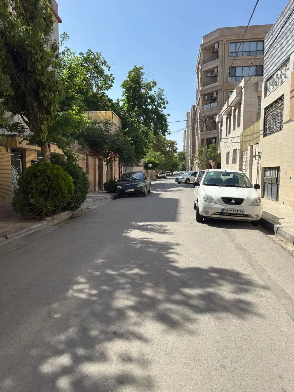 ۹۵ متری سند دار ، پارس