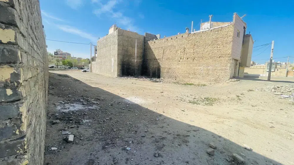 فروش زمین در خیابان رباط