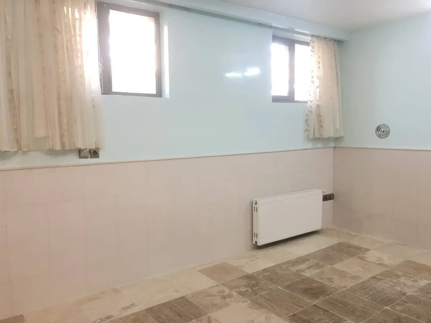 اجاره تک واحدی ۵۰ متری همکف خ سمیه به یک نفر