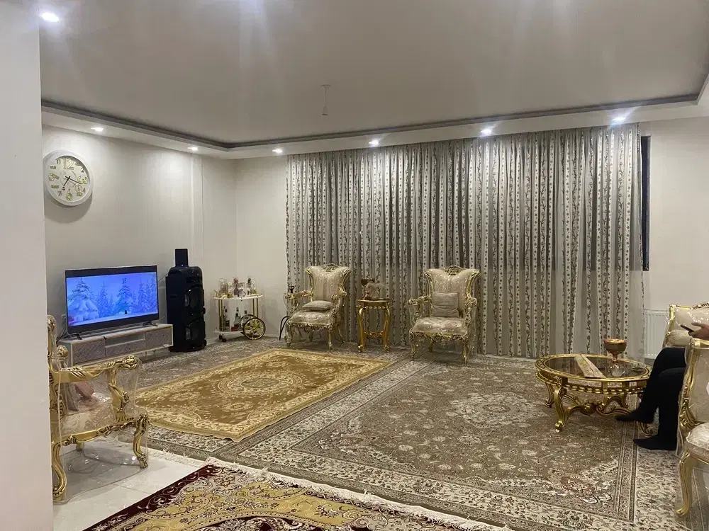 آپارتمان نوساز حاشیه دو کله+40 متر پشت بام اختصاصی