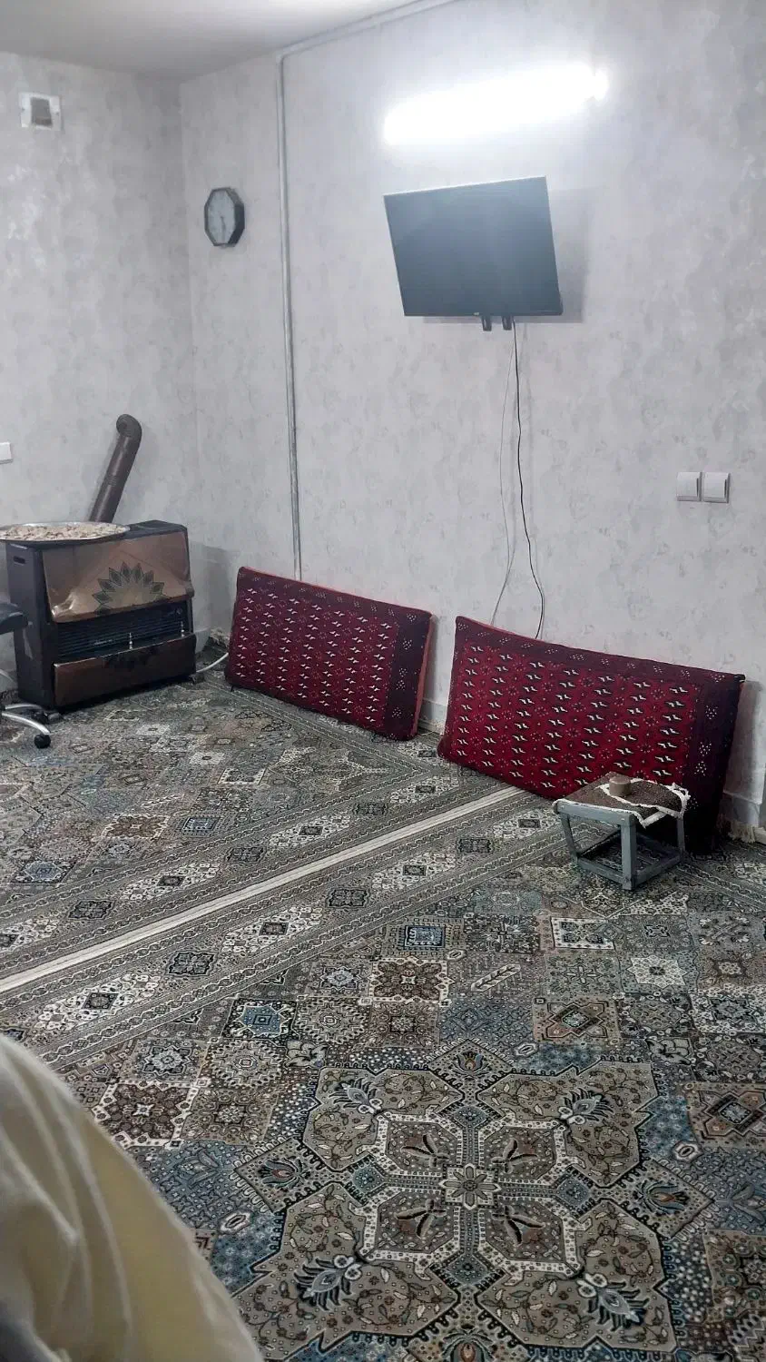 بنیاد مسکن.طبقه اول.تخفیف دارد