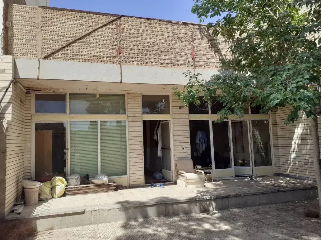 خانه کلنگی ارغوانیه