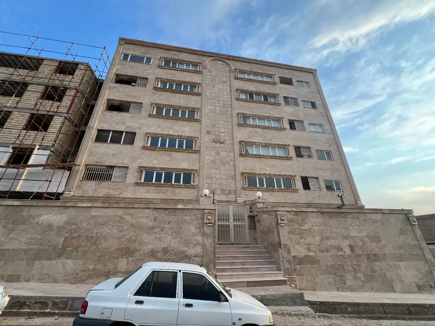 فروش دو‌خوابه
