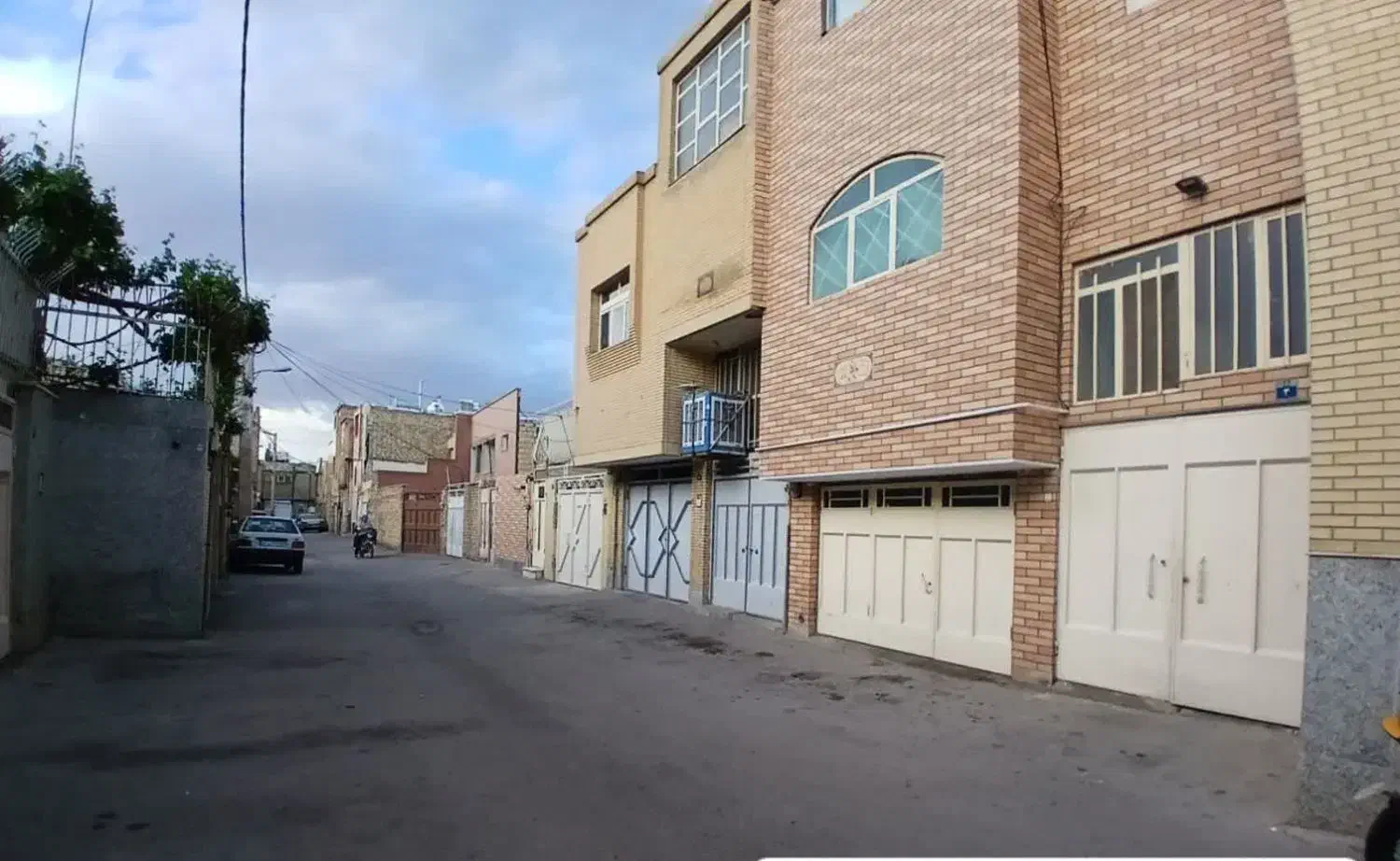 دوطبقه با پارکینگ