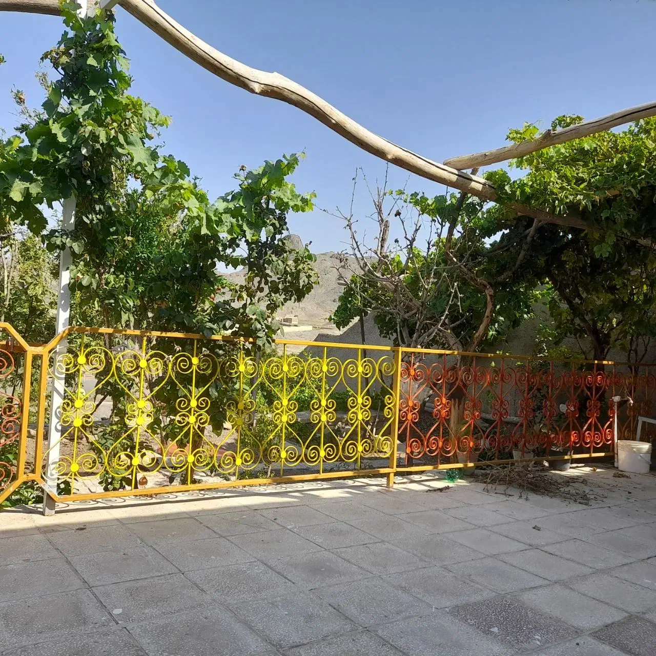 ویلایی باغی سنگ سفید