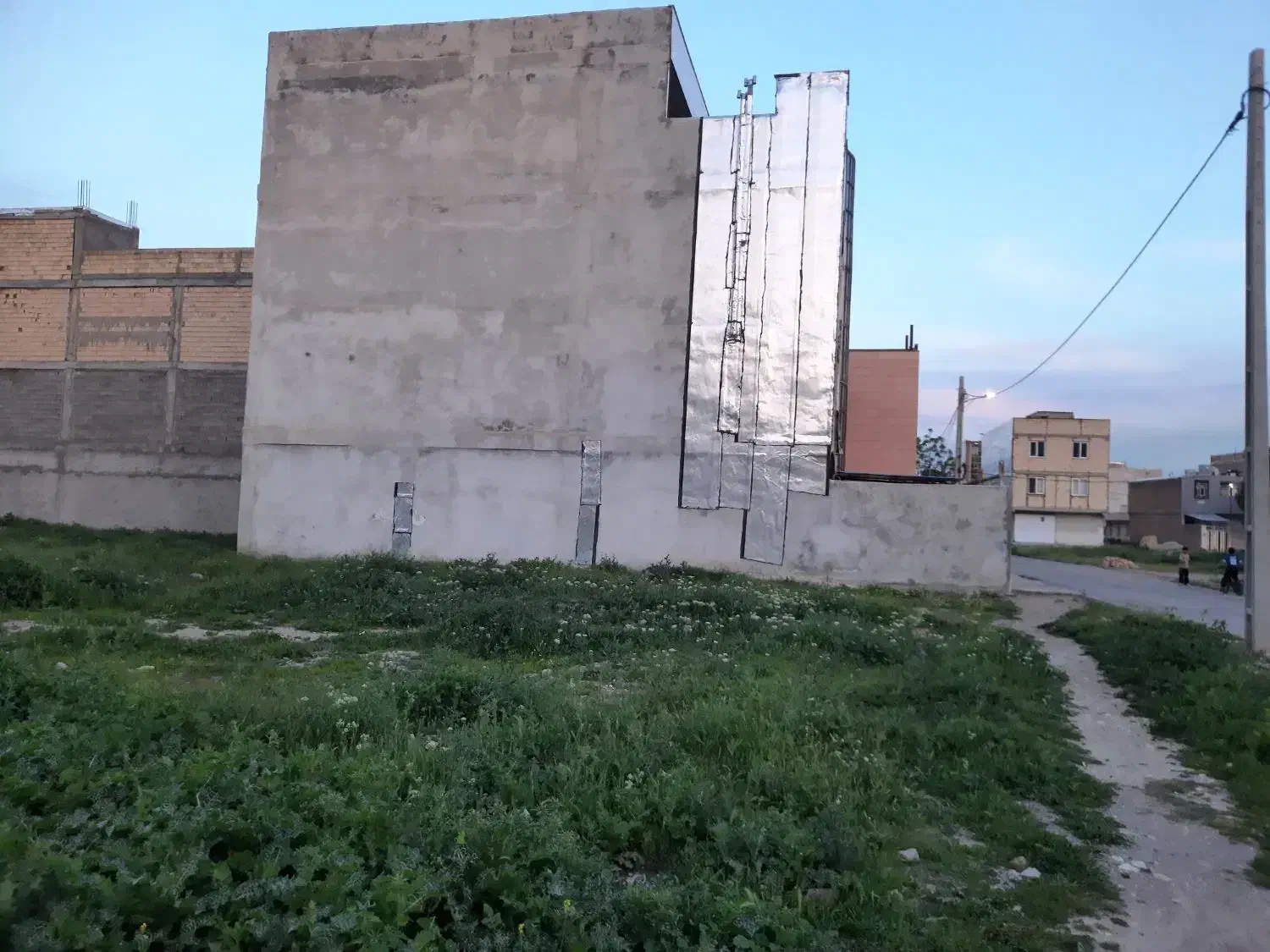 زمین گلدشت غربی