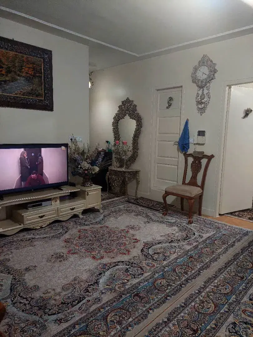 75 متر ارغوان شرقی .