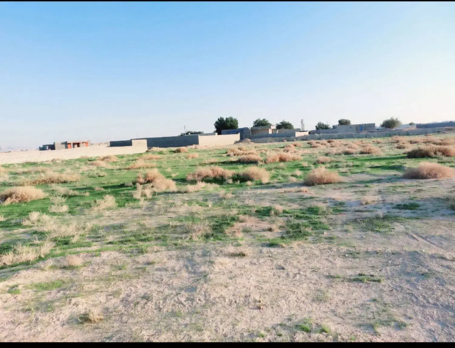 زمین ها ۱۱۰۰متری باغشهری جاده جمرک