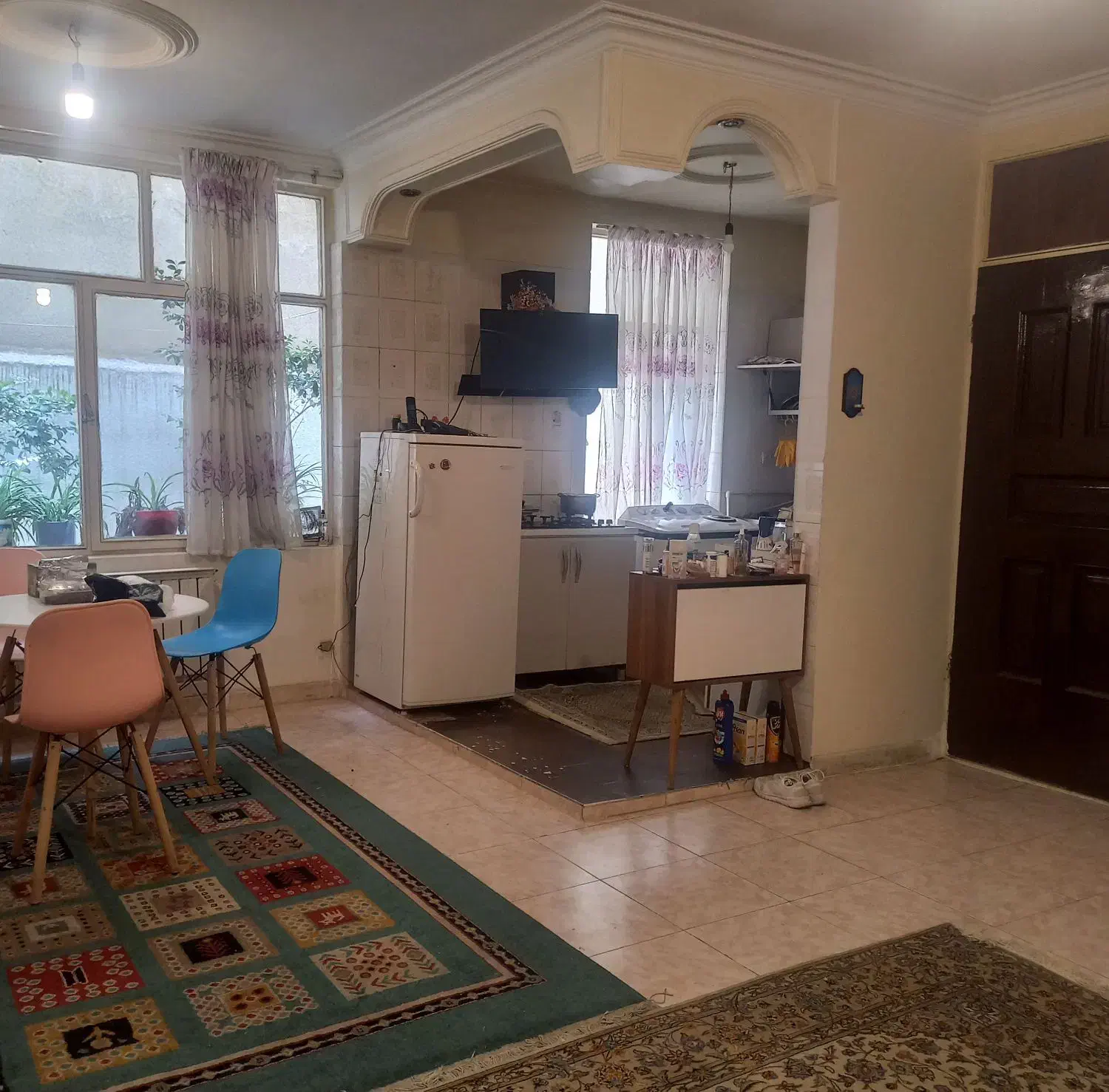 اجاره آپارتمان ۸۰ متری دوخوابه سعادت آباد با حیاط