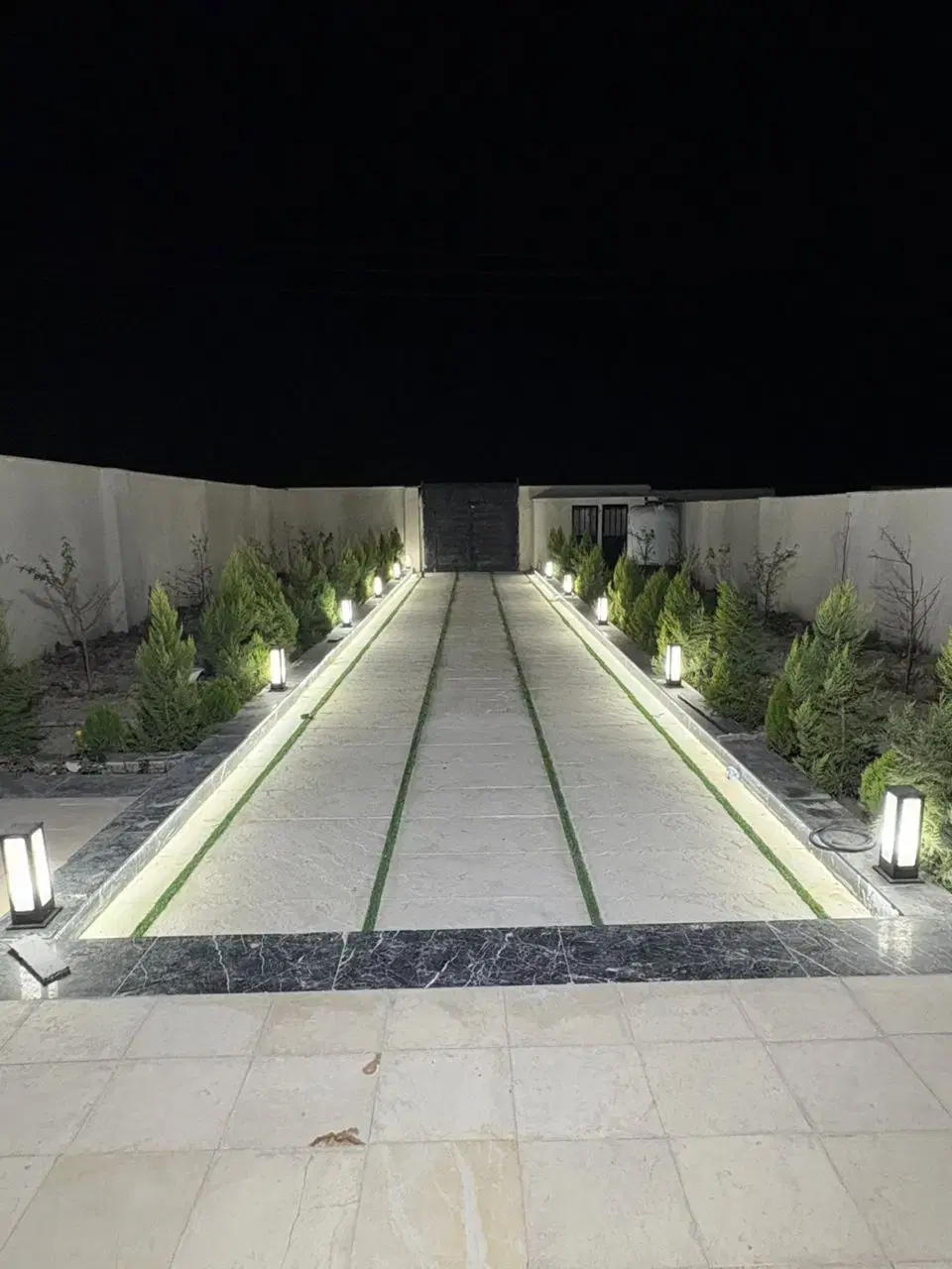 باغچه ۳۳۰ متری انجم آباد فرارت