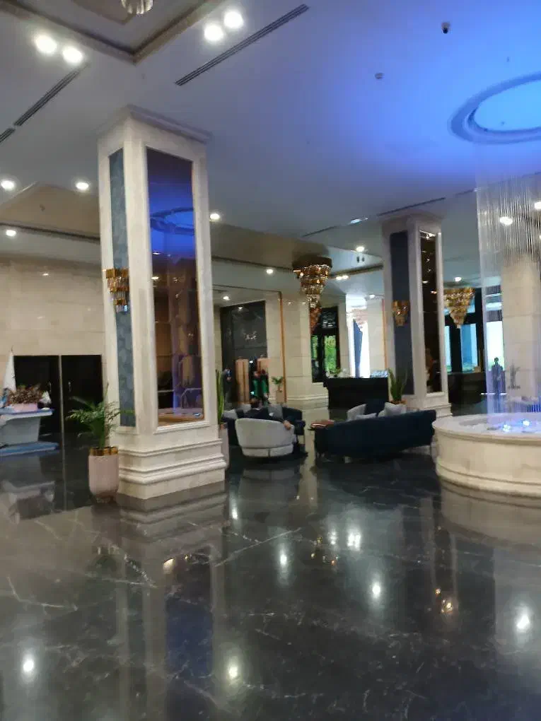 اجاره ی واحد اداری ۲۰۰ متری