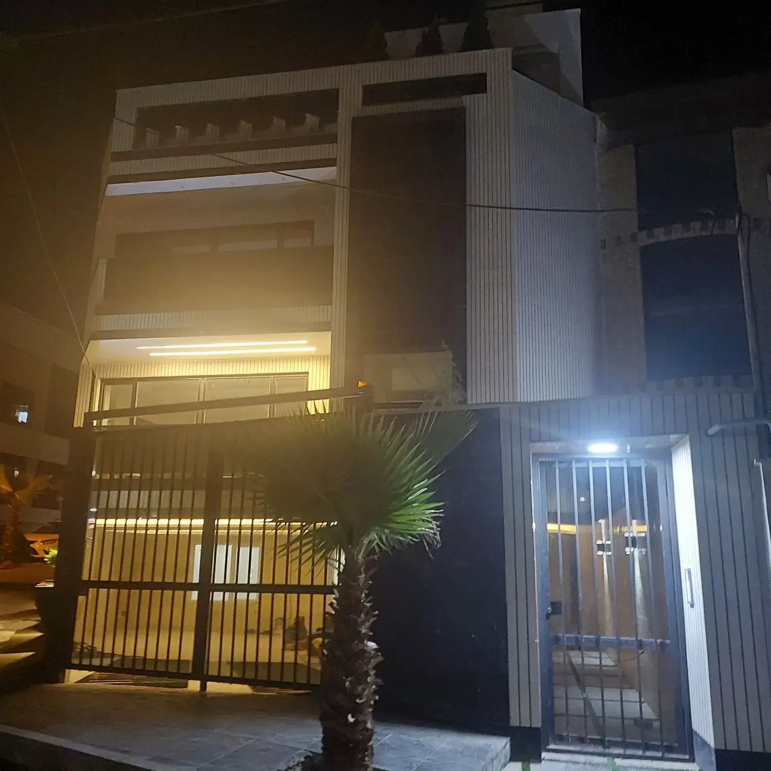 اپارتمان۸۱ متری تهرانسر فول امکانات