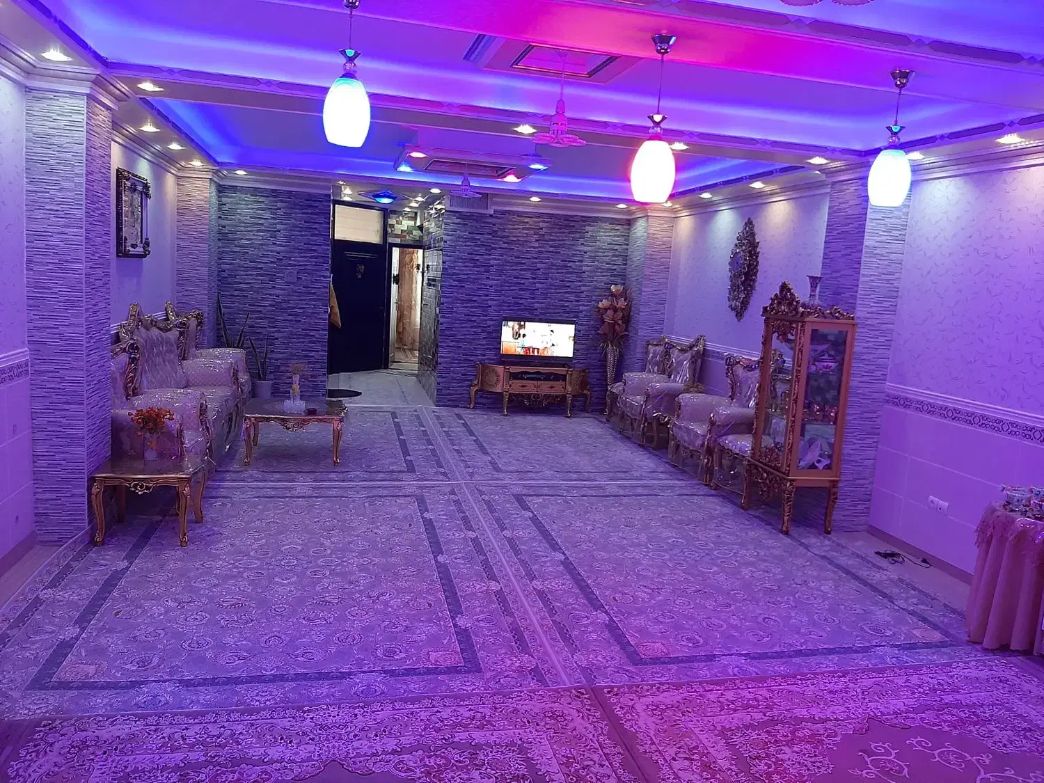 واحد۱۲۰متری در چمران. اوایل ملاصدرا.  تک واحدی