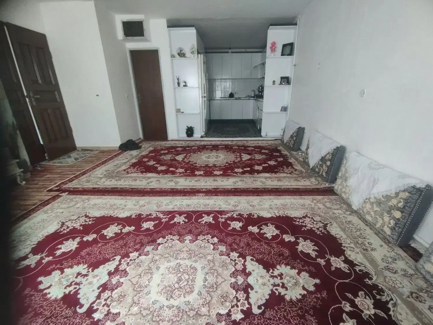واحد۹۰متری(۷۰+۲۰متر سوییت)و۴دانگ پشتبام بیمه ایران