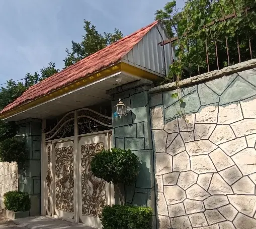 ۱۳۰۰ متر باغویلا قانونی زیر قیمت تکبرگ شهریار