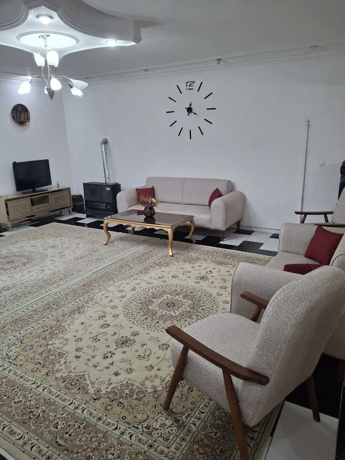 آپارتمان 108 متری حصارک پایین