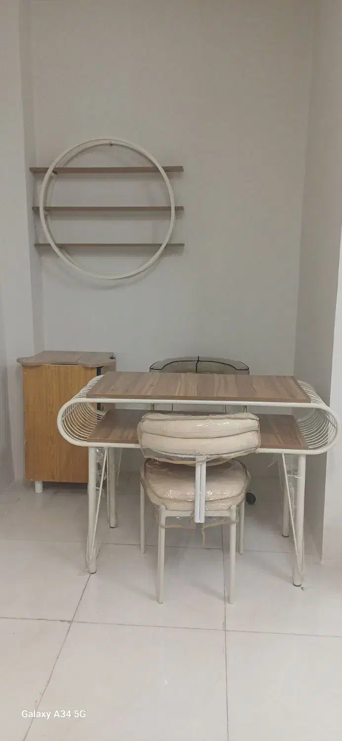 اجاره میز ناخن و اتاق
