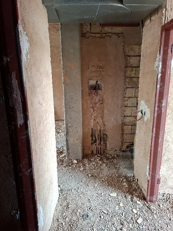 آپارتمان تک واحدی نیمه ساز