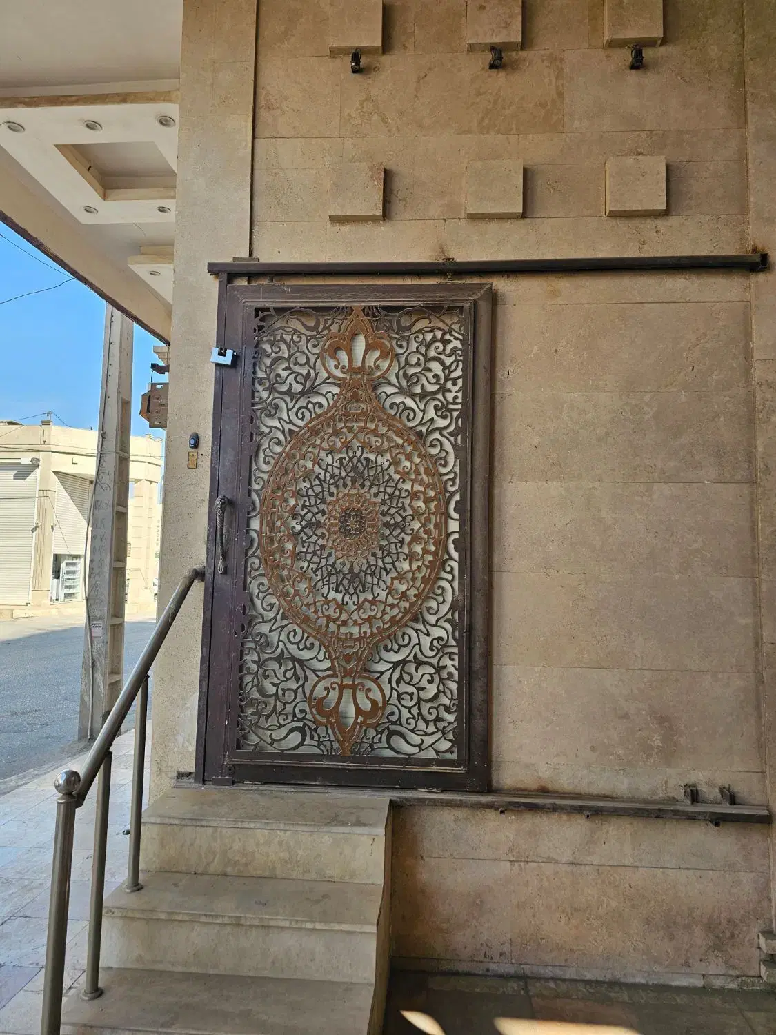 اجاره دفتر کار ۱۵متری