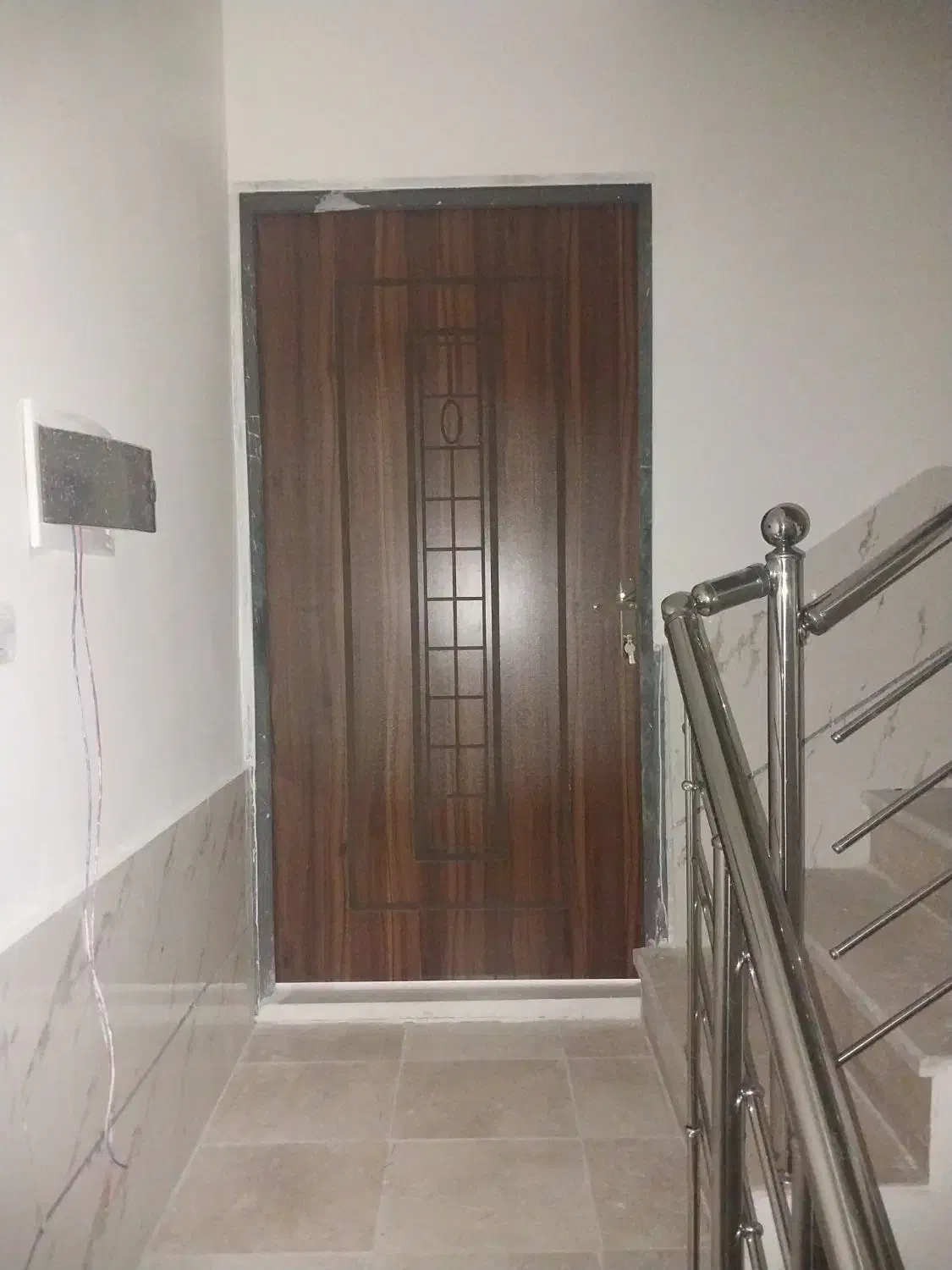 فروش یک واحد مسکونی شهرک دوشان ۱۳۰ متری ۳ خوابه