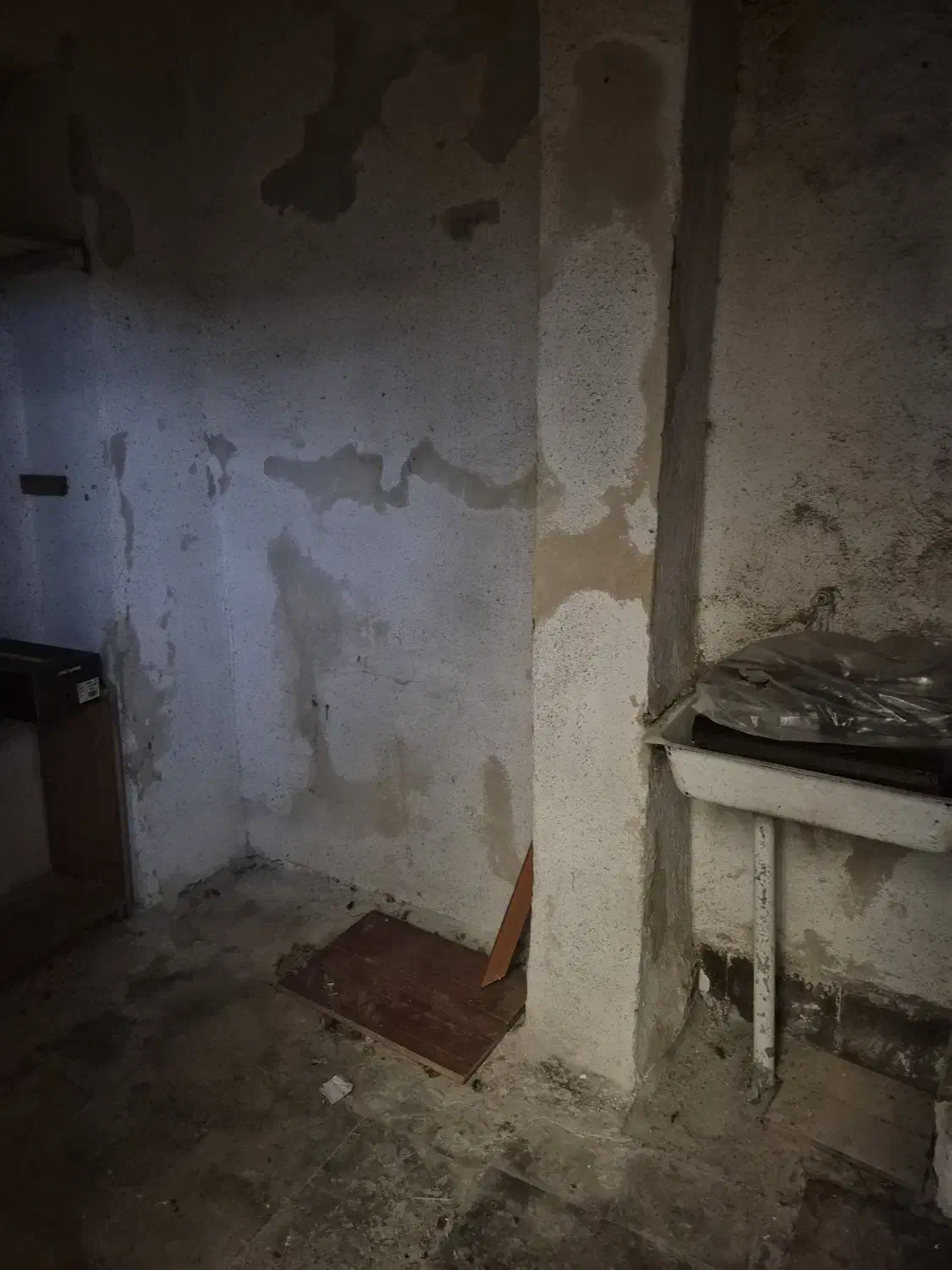 ۱۱۰ متر جهت استفاده کارگاه، انبار،همکف