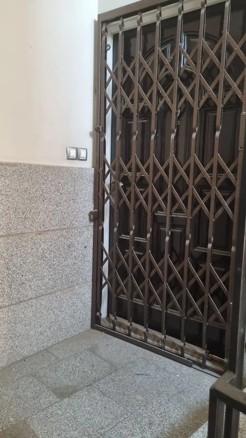 واحد ۴۵ متری با پارکینگ تکواحدی طبقه چهارم
