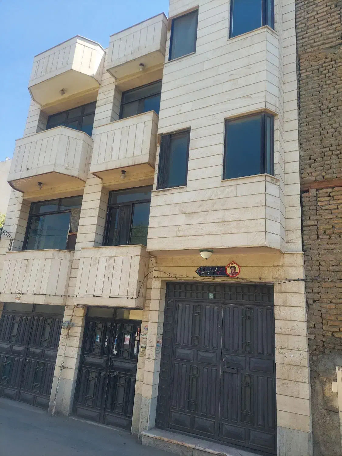 ویلایی ۱۶۰ متراحمدآباد ۳طبقه مسکونی